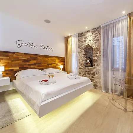 Διαμέρισμα Golden Palace *