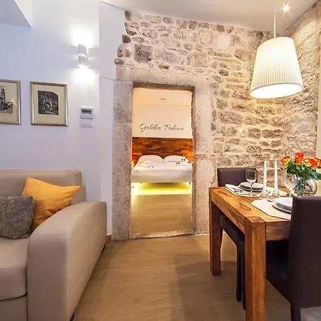 アパート ゴールデン　パレス スプリト