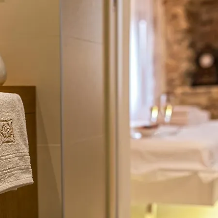 Апартаменти Golden Palace