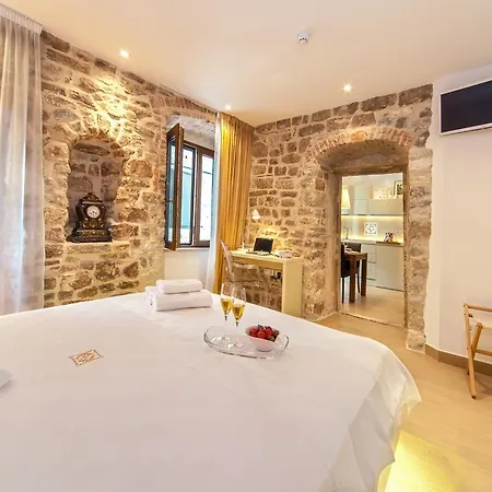 Golden Palace Апартаменти Спліт