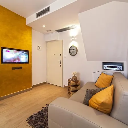 Golden Palace Апартаменти